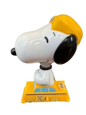 Peanuts Snoopy Yellow Cab Figure McDonald’s Japan Happy Meal Toy 2004